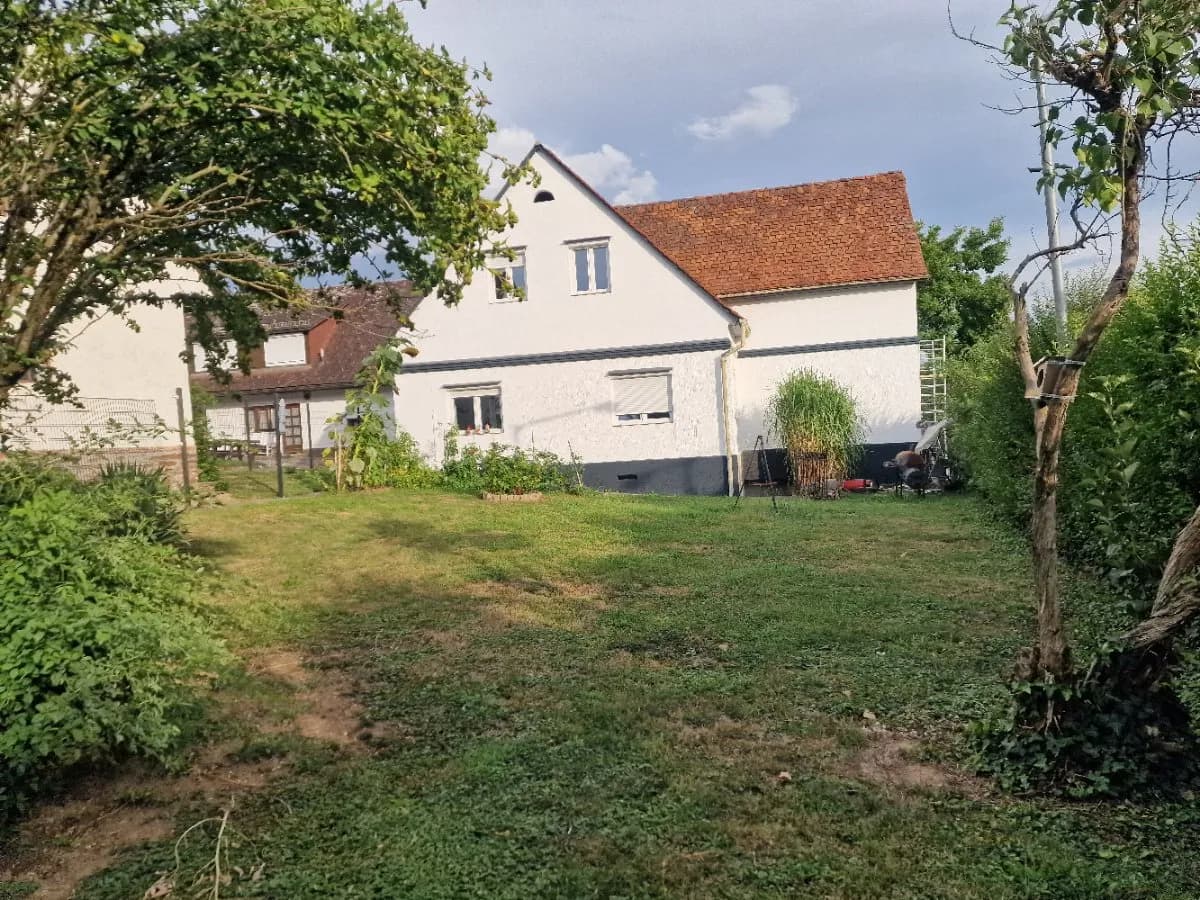 6-Zimmer-Haus mieten in Deutschlandsberg – 147 m², € 1.400 – Bild 1 von 23
