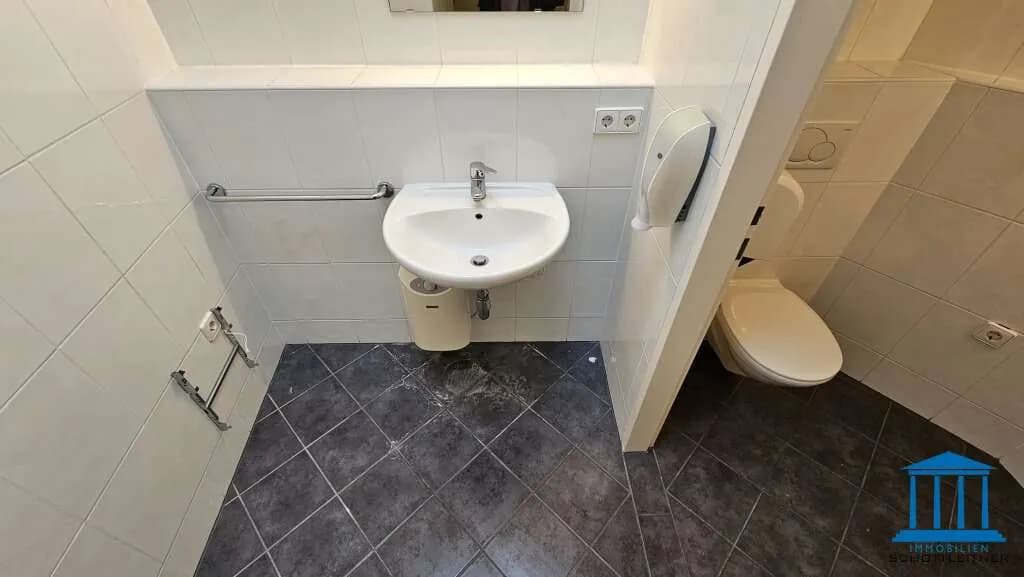 Gewerbeimmobilie mieten in Wiener Neustadt – 265 m², € 2.161 – Bild 21 von 26