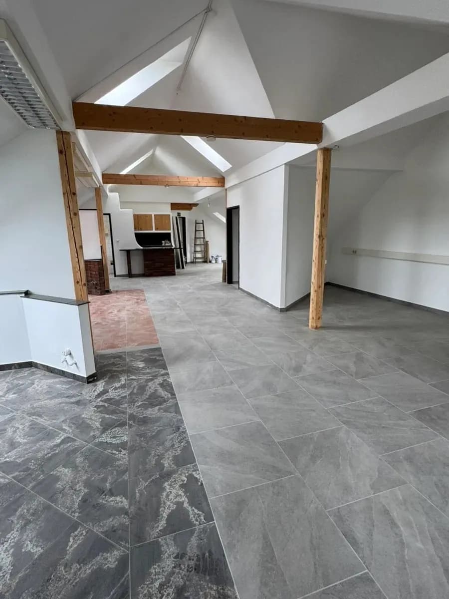 1-Zimmer-Gewerbeimmobilie mieten in Sankt Pölten – 107 m², € 1.370 – Bild 2 von 9