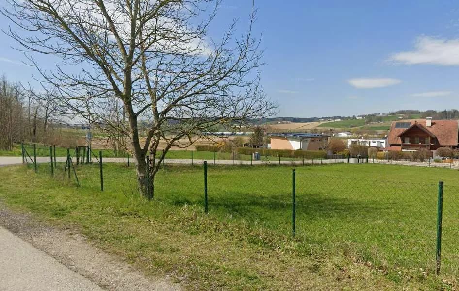 Grundstück kaufen in Amstetten – 1 001 m², € 155.200 – Bild 1 von 2