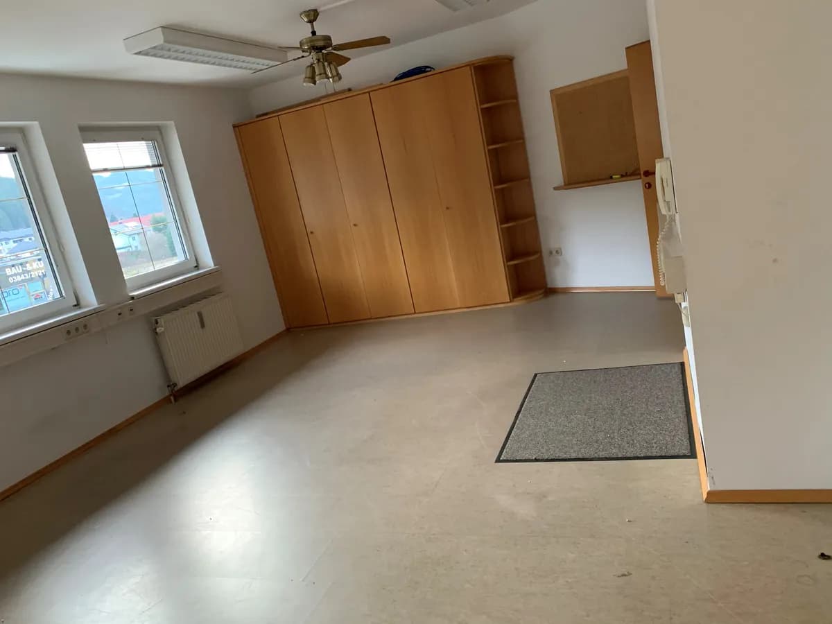 1-Zimmer-Gewerbeimmobilie mieten in Leoben – 32 m², € 335 – Bild 2 von 6