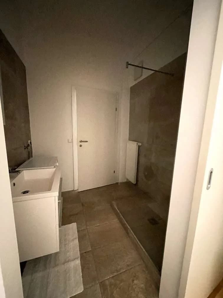 2-Zimmer-Wohnung mieten in Linz – 41 m², € 1.400 – Bild 37 von 38