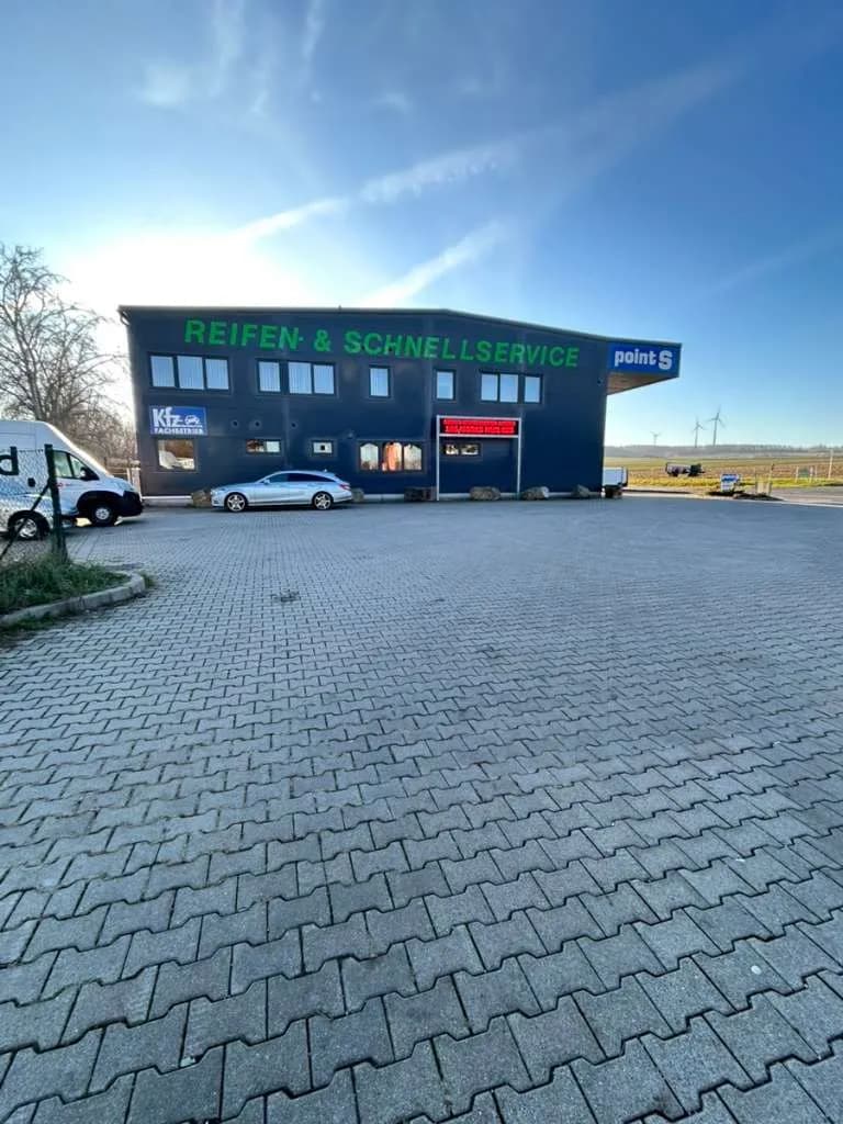 Gewerbeimmobilie kaufen in Eisenstadt - Umgebung – 1 200 m², € 2.355.000 – Bild 2 von 17