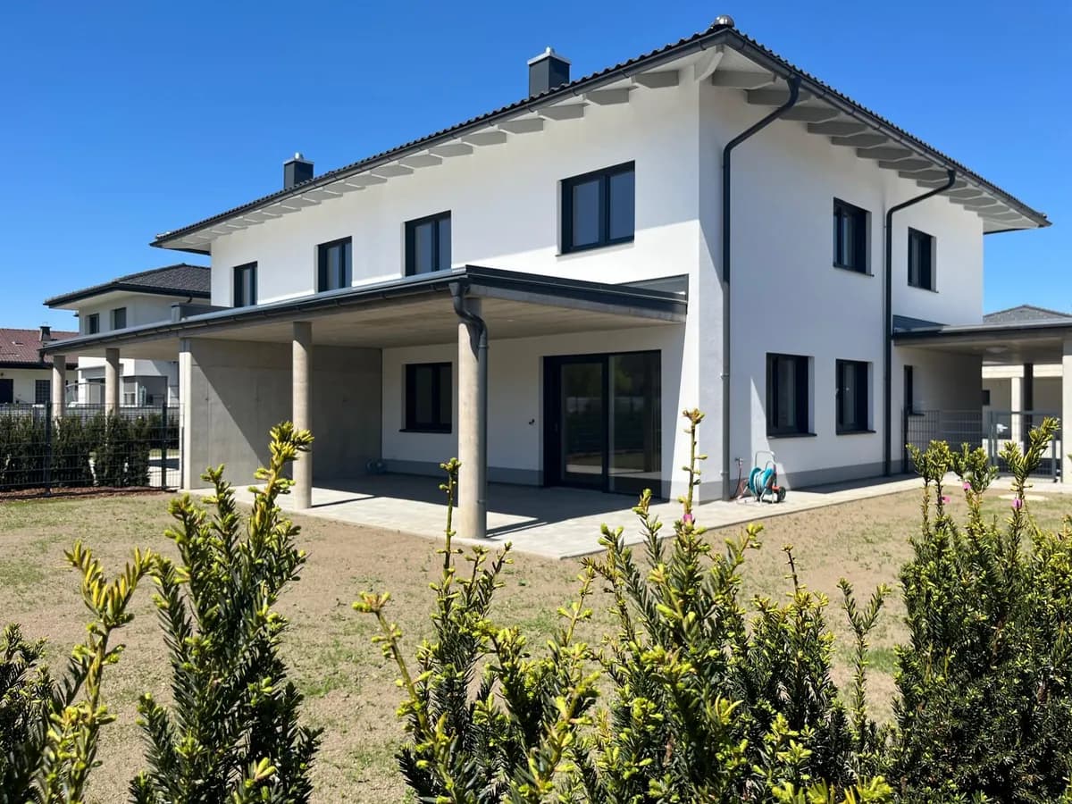 5-Zimmer-Haus mieten in Klagenfurt – 140 m², € 1.815 – Bild 1 von 37