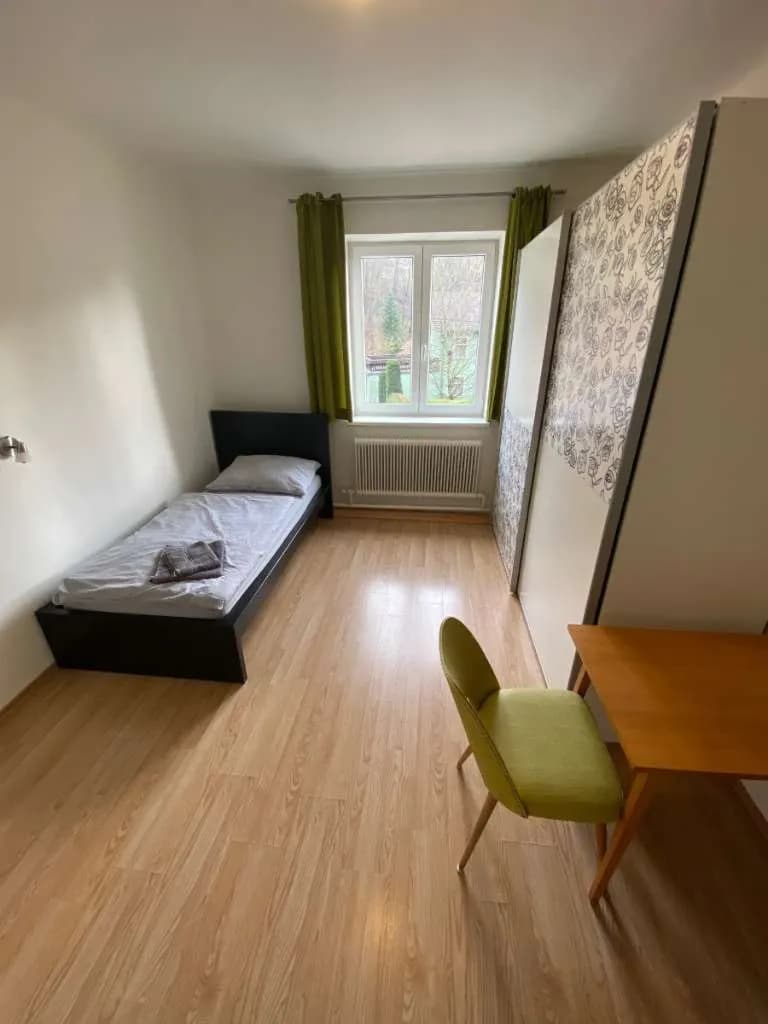 Wohnung mieten in Sankt Pölten Land – 15 m², € 435 – Bild 2 von 7