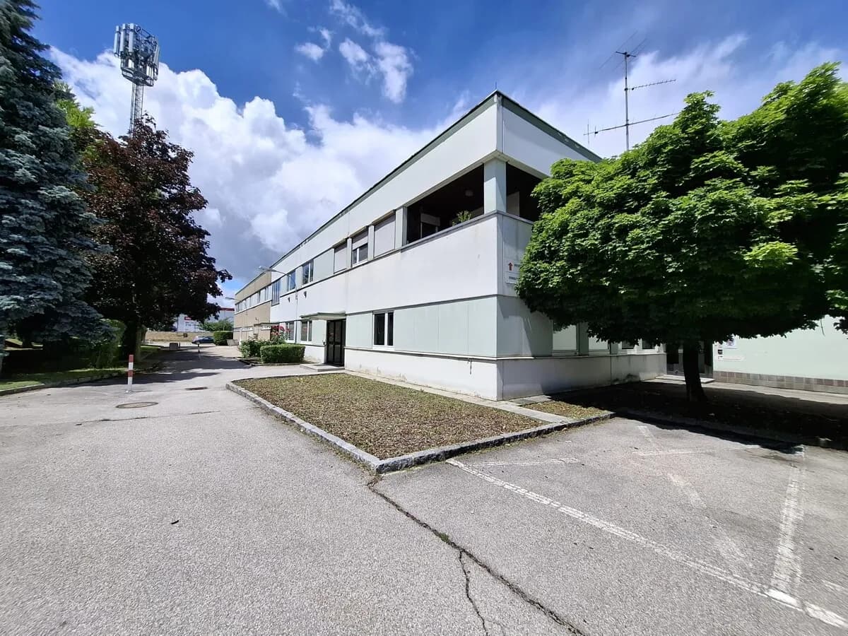 Gewerbeimmobilie mieten in Steyr – 200 m², € 7 – Bild 2 von 10