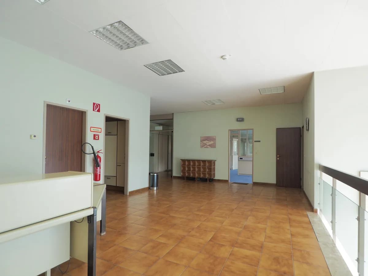 Gewerbeimmobilie mieten in Steyr – 200 m², € 7 – Bild 7 von 10