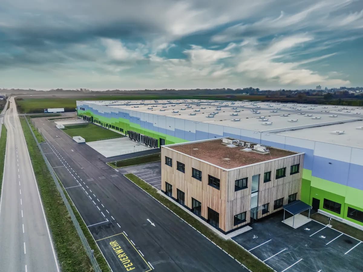 Gewerbeimmobilie mieten in Baden – 5 833 m² – Bild 2 von 7