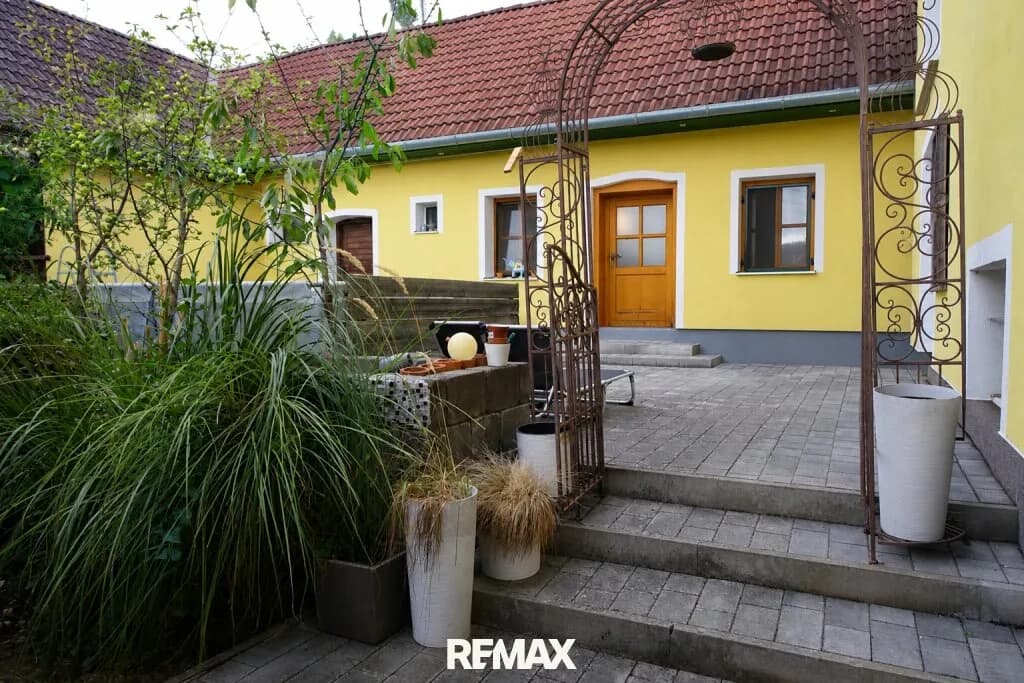 6-Zimmer-Haus kaufen in Oberpullendorf – 471 m², € 298.500 – Bild 1 von 24