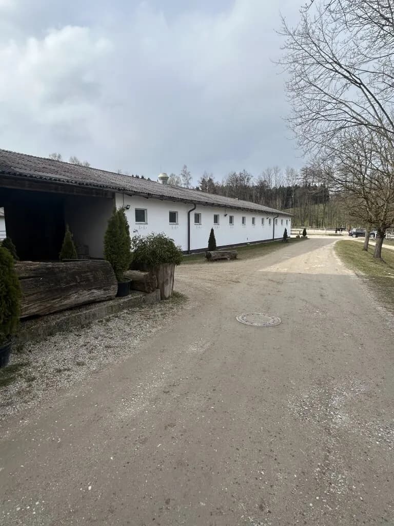 Immobilie mieten in Vöcklabruck – 30 000 m², € 2.000 – Bild 2 von 28