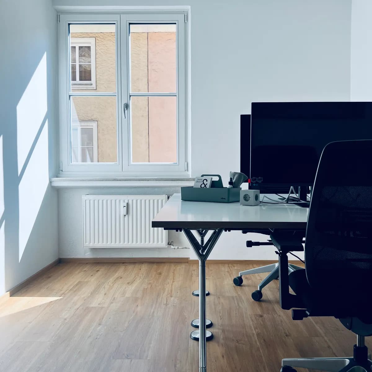 5-Zimmer-Gewerbeimmobilie mieten in Salzburg Stadt – 95 m², € 1.099 – Bild 1 von 23
