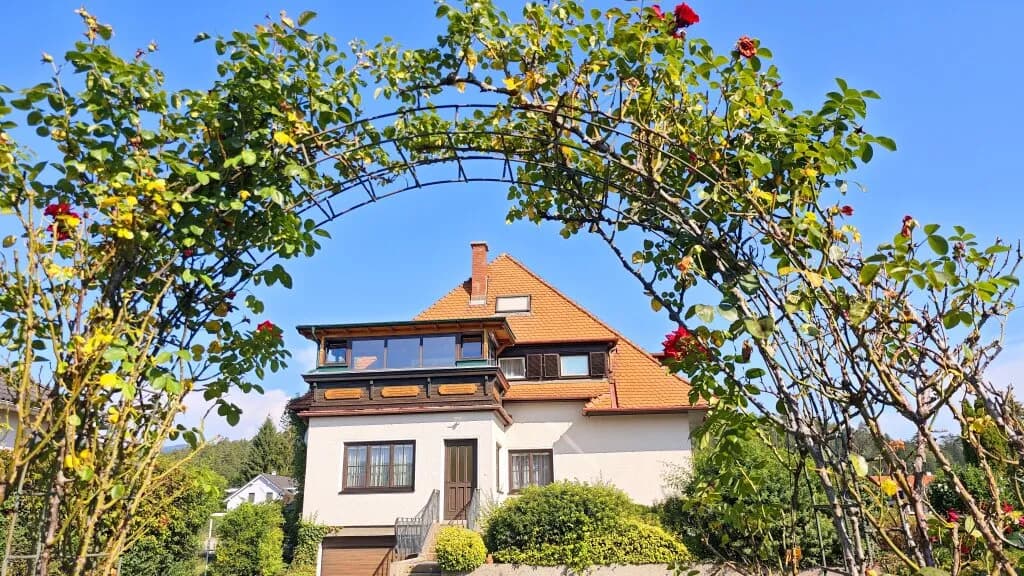 11-Zimmer-Haus kaufen in Neunkirchen – 300 m², € 619.000 – Bild 2 von 36