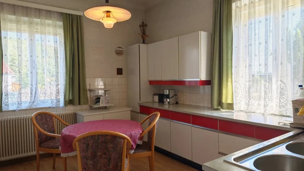 11-Zimmer-Haus kaufen in Neunkirchen – 300 m², € 619.000 – Bild 13 von 36