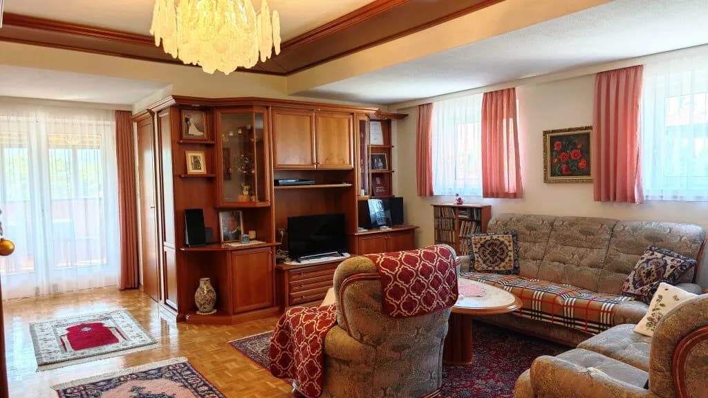 11-Zimmer-Haus kaufen in Neunkirchen – 300 m², € 619.000 – Bild 20 von 36