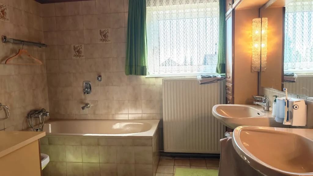 11-Zimmer-Haus kaufen in Neunkirchen – 300 m², € 619.000 – Bild 28 von 36