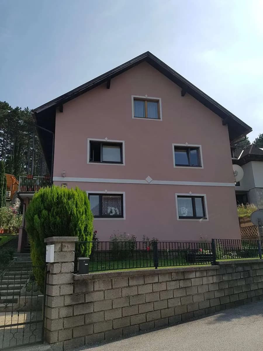 8-Zimmer-Gewerbeimmobilie kaufen in Neunkirchen – 242 m², € 420.000 – Bild 2 von 23