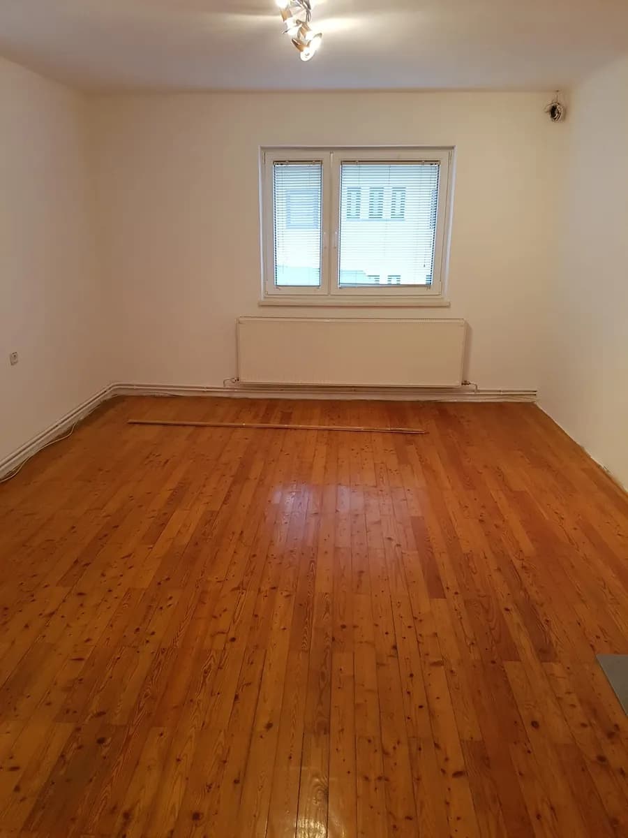 8-Zimmer-Gewerbeimmobilie kaufen in Neunkirchen – 242 m², € 420.000 – Bild 10 von 23