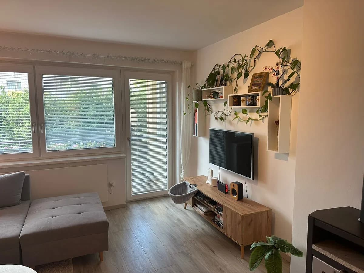2-Zimmer-Wohnung mieten in Neunkirchen – 67 m², € 715 – Bild 1 von 16