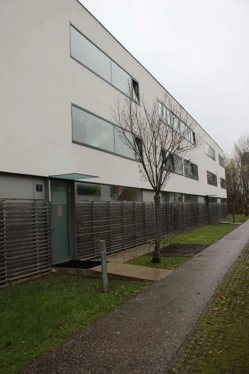 2-Zimmer-Wohnung mieten in Wels – 48 m², € 860 – Bild 1 von 11