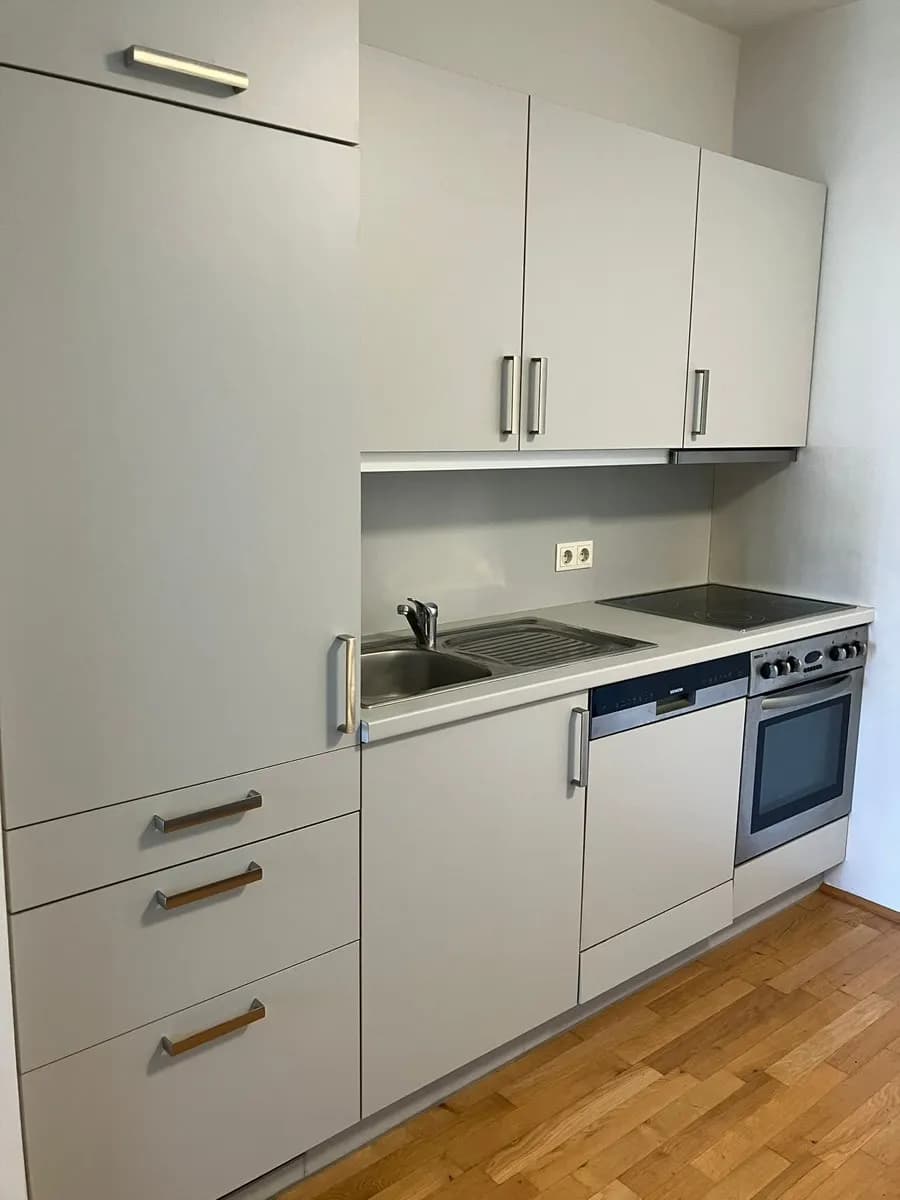 2-Zimmer-Wohnung mieten in Wels – 48 m², € 860 – Bild 2 von 11