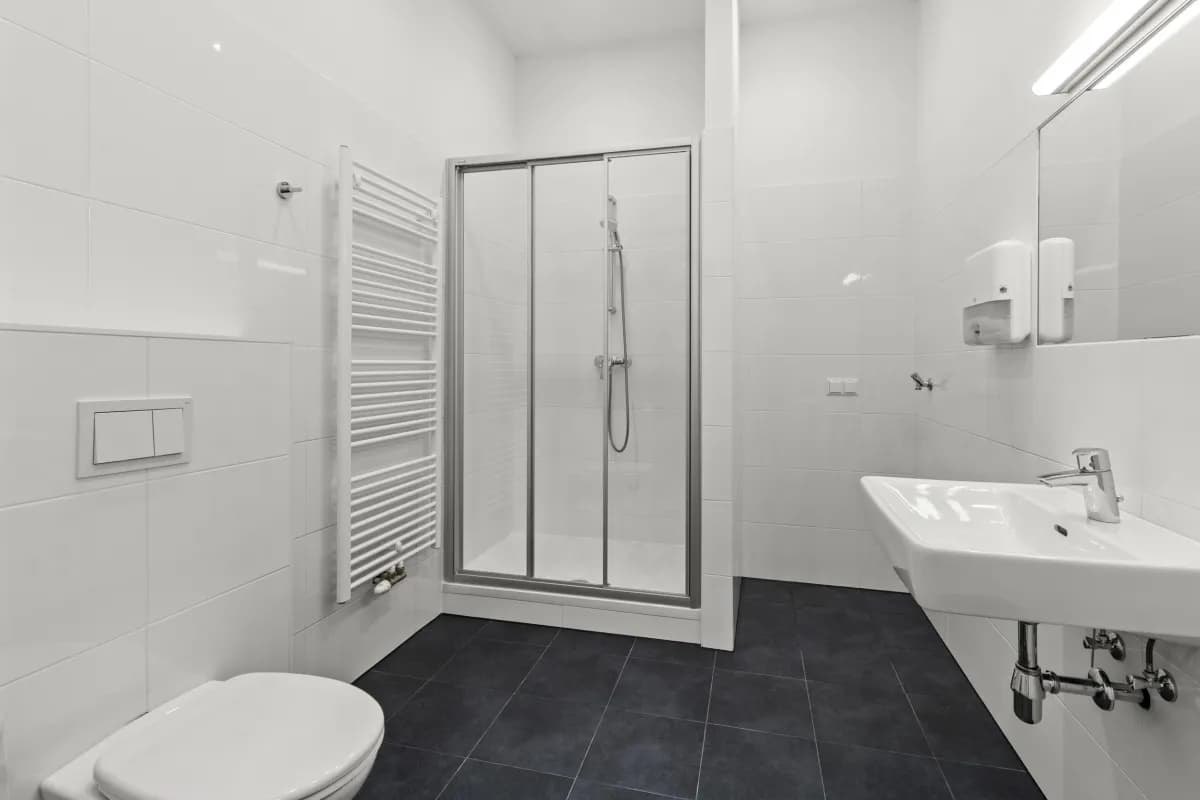 8-Zimmer-Gewerbeimmobilie mieten in Wien – 287 m², € 6.550 – Bild 18 von 21