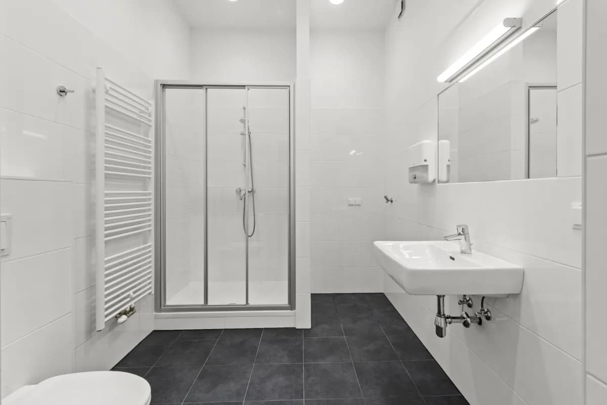 8-Zimmer-Gewerbeimmobilie mieten in Wien – 287 m², € 6.550 – Bild 19 von 21