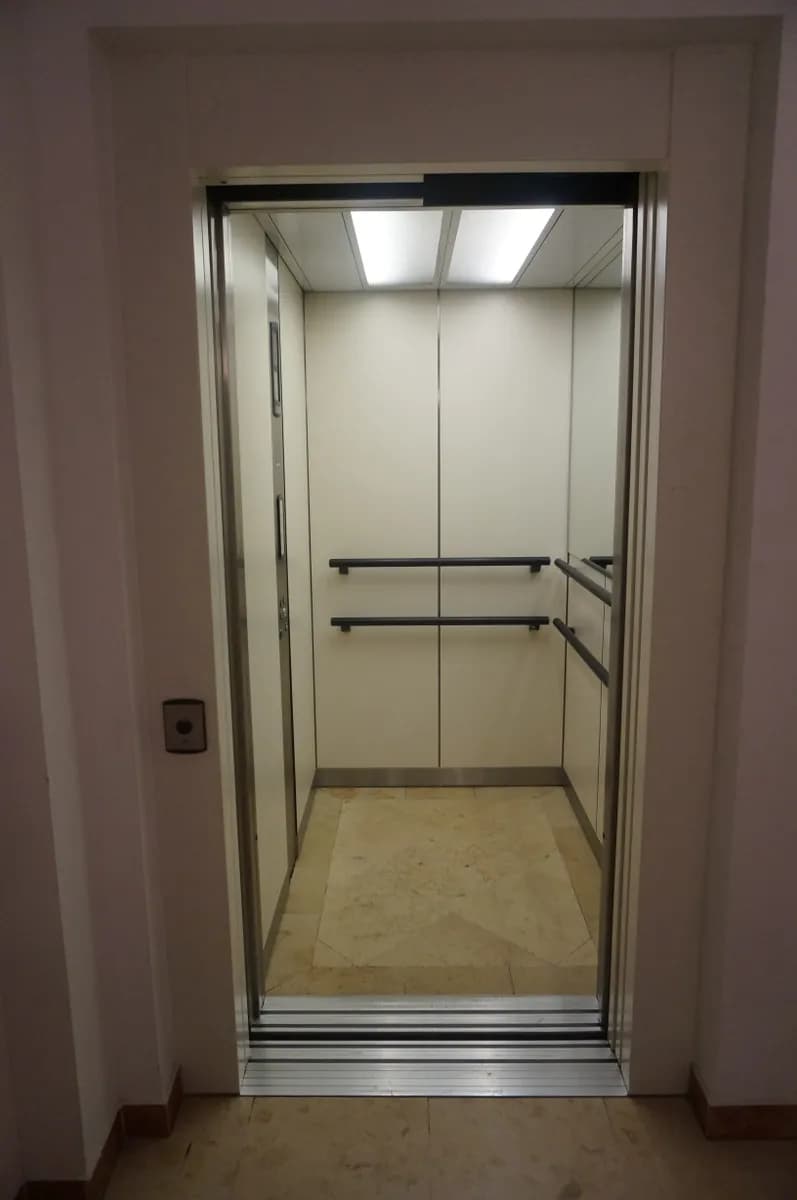 6-Zimmer-Wohnung mieten in Wien – 231 m², € 2.860 – Bild 45 von 46