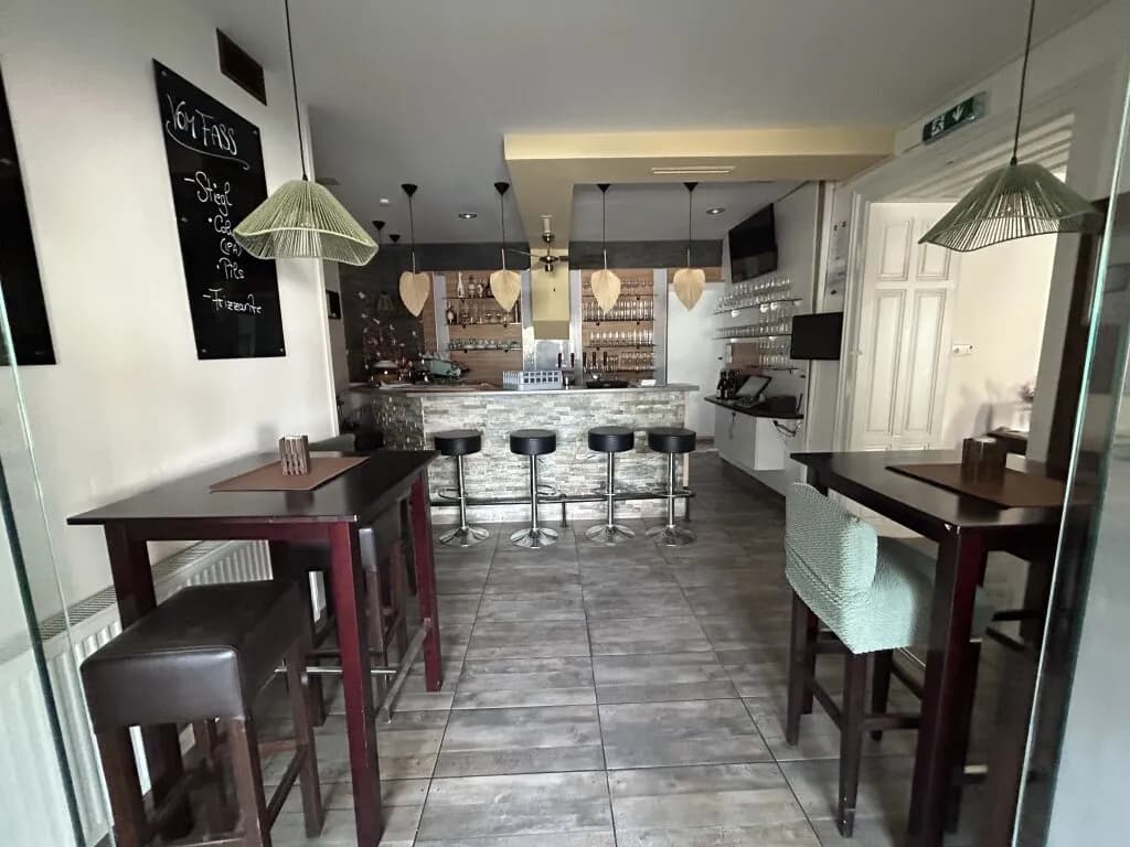 Gewerbeimmobilie mieten in Neunkirchen – 196 m², € 1.000
