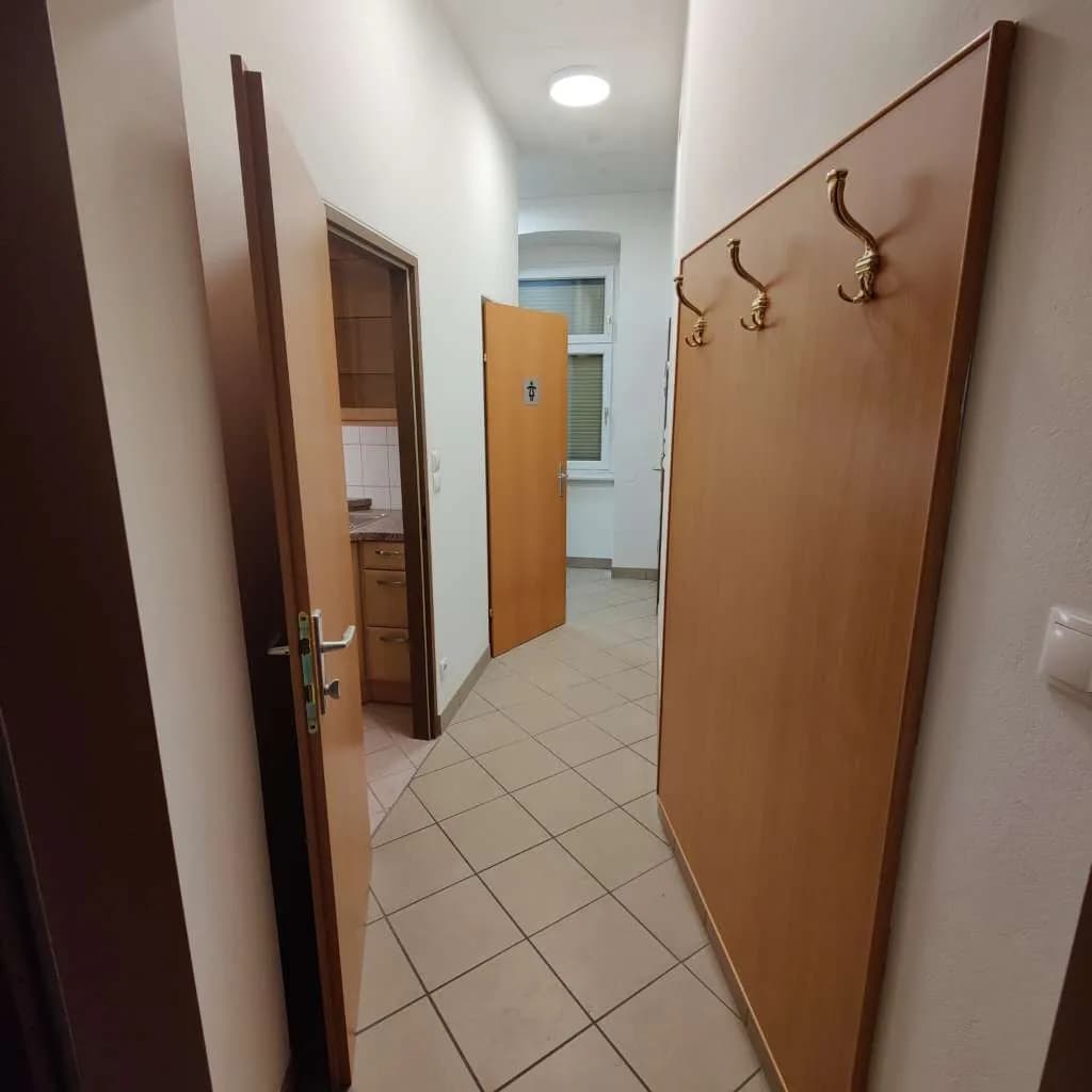 4-Zimmer-Gewerbeimmobilie mieten in Wien – 134 m², € 1.199 – Bild 2 von 11