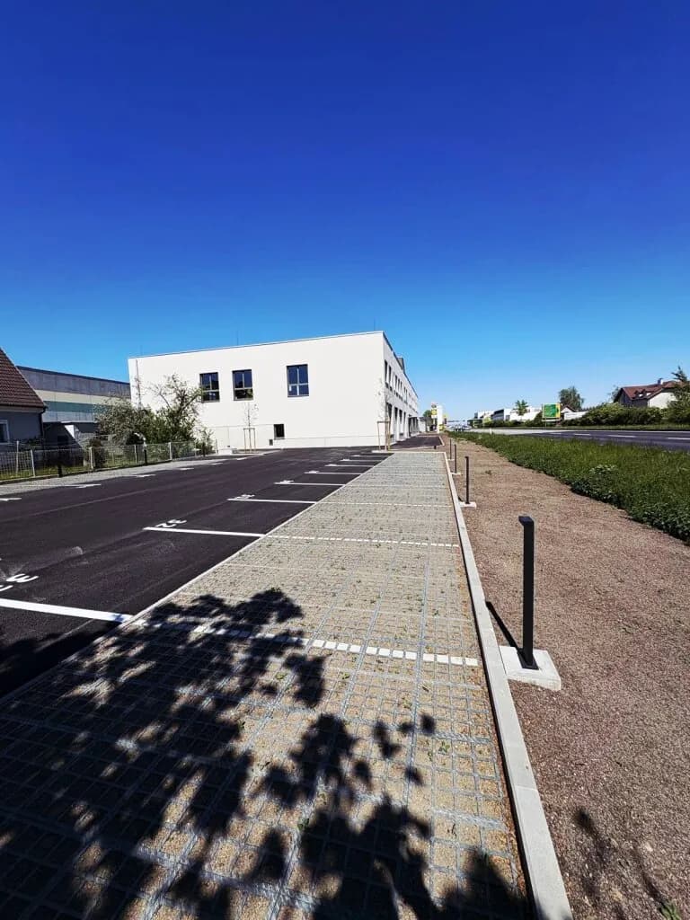 Gewerbeimmobilie mieten in Wels – 898 m² – Bild 3 von 12