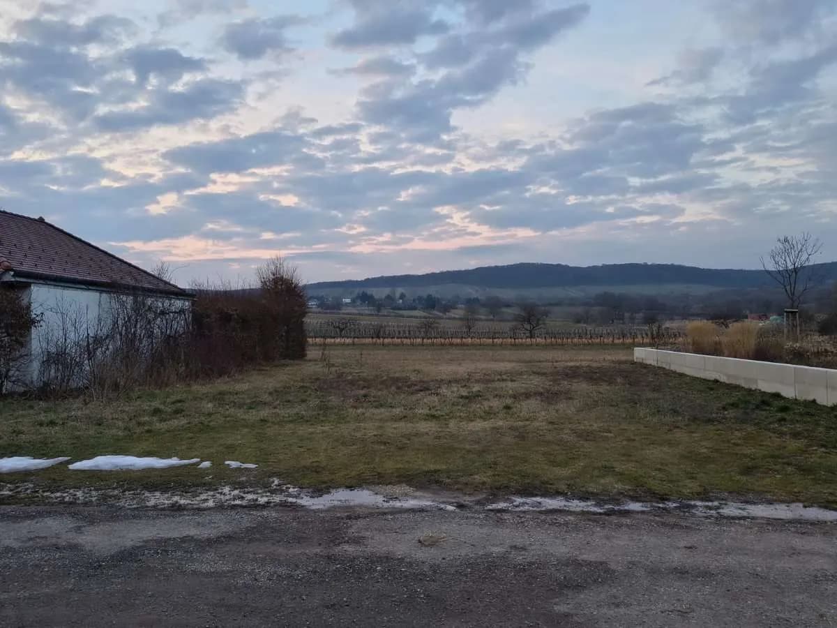 Grundstück kaufen in Neusiedl am See – 600 m², € 189.000 – Bild 2 von 2