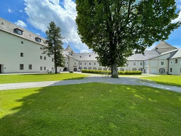 180-Zimmer-Immobilie kaufen in Zwettl – 4 533 m², € 4.500.000 – Bild 3 von 35