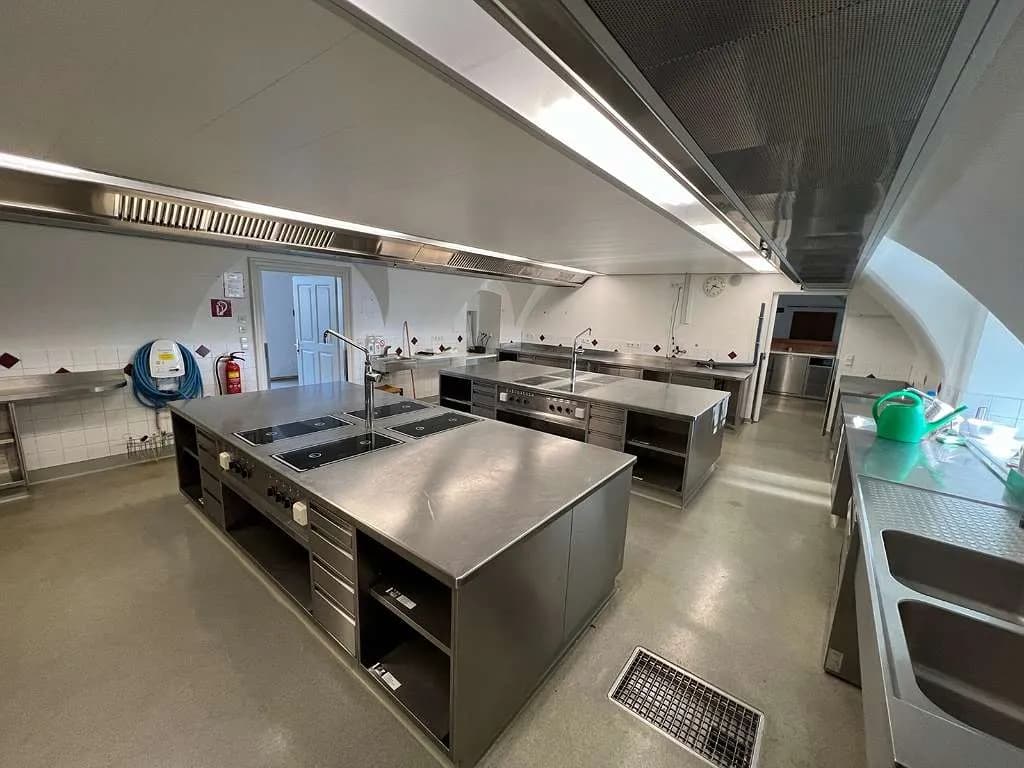 180-Zimmer-Immobilie kaufen in Zwettl – 4 533 m², € 4.500.000 – Bild 18 von 35