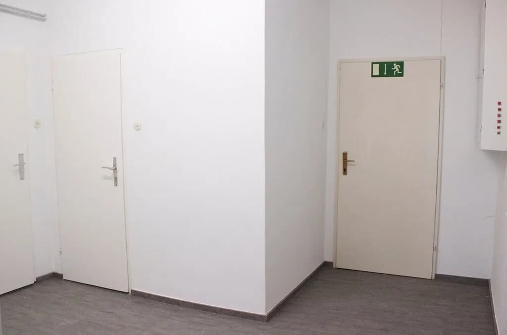 Gewerbeimmobilie mieten in Neunkirchen – 227 m², € 1.550 – Bild 8 von 13