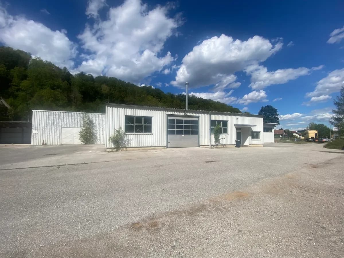 Gewerbeimmobilie mieten in Neunkirchen – 650 m², € 2.500