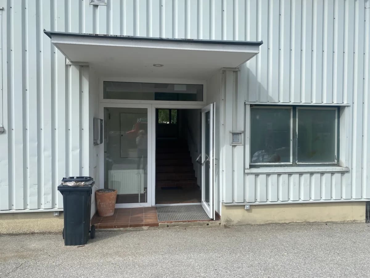 Gewerbeimmobilie mieten in Neunkirchen – 650 m², € 2.500 – Bild 4 von 18