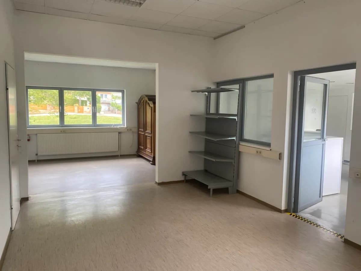 Gewerbeimmobilie mieten in Neunkirchen – 650 m², € 2.500 – Bild 14 von 18