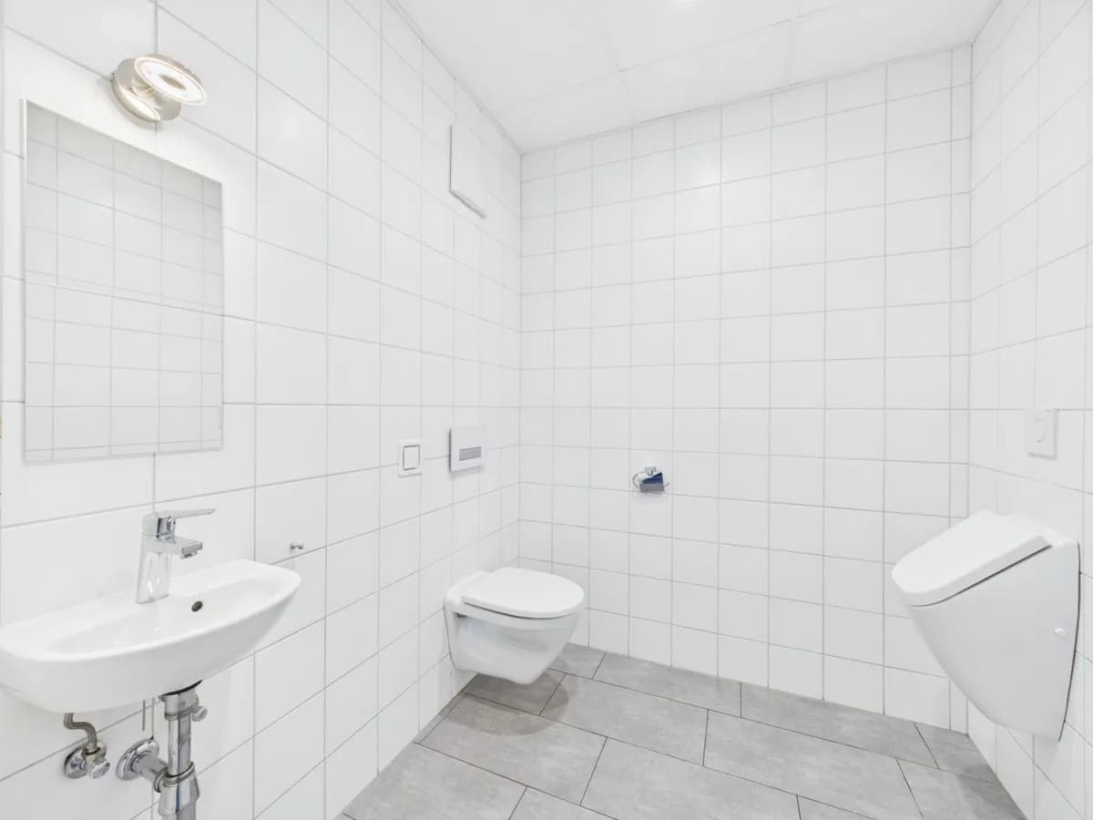 6-Zimmer-Gewerbeimmobilie mieten in Urfahr-Umgebung – 242 m², € 2.744 – Bild 9 von 10