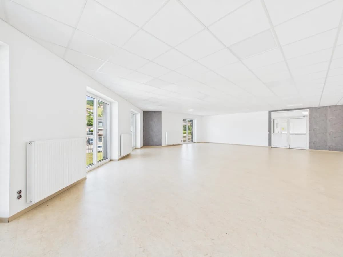 6-Zimmer-Gewerbeimmobilie mieten in Urfahr-Umgebung – 242 m², € 2.744 – Bild 10 von 10