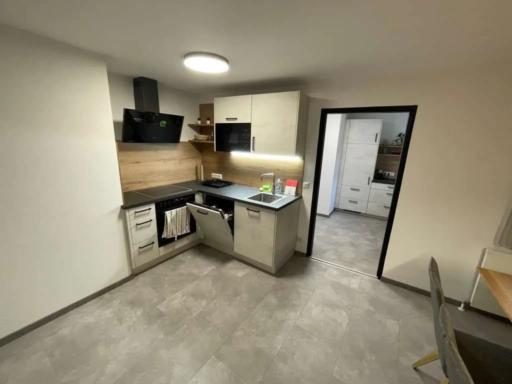 1-Zimmer-Gewerbeimmobilie mieten in Wels-Land – 18 m², € 14 – Bild 12 von 17