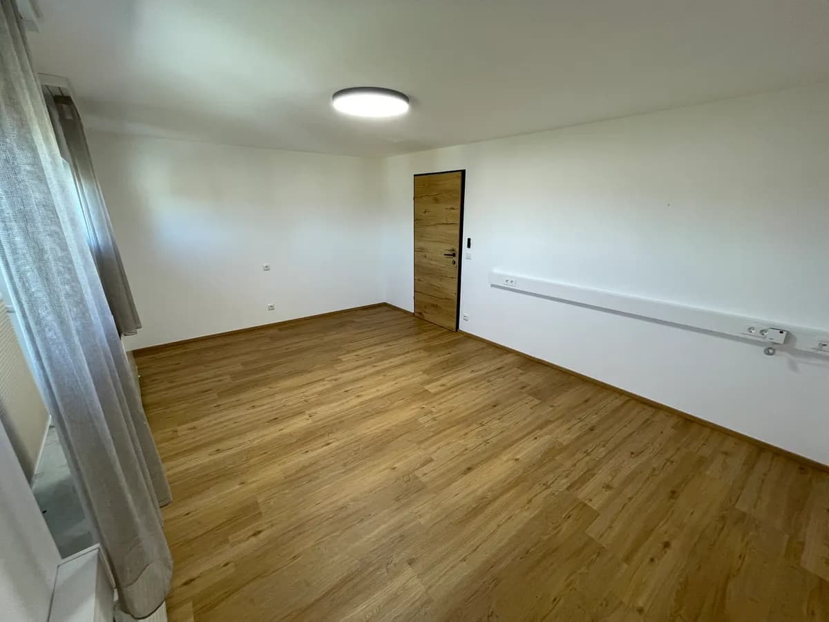 1-Zimmer-Gewerbeimmobilie mieten in Wels-Land – 18 m², € 14 – Bild 15 von 17