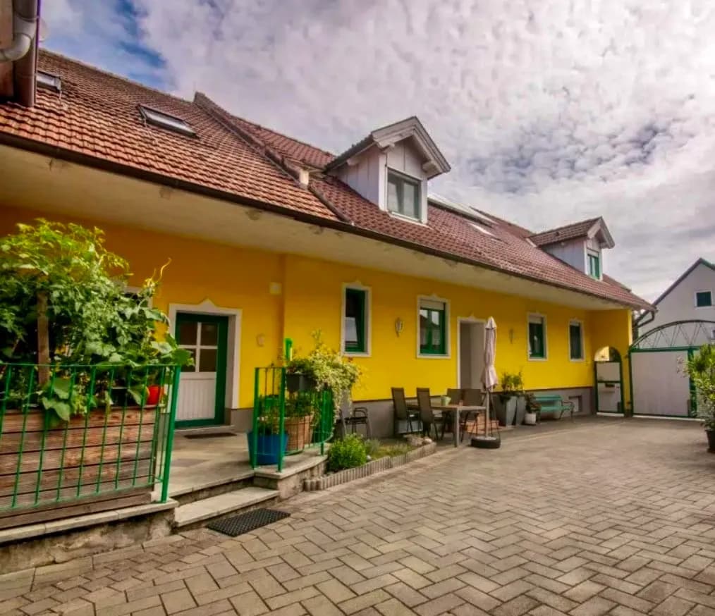 8-Zimmer-Haus mieten in Sankt Pölten Land – 245 m², € 1.790 – Bild 2 von 26