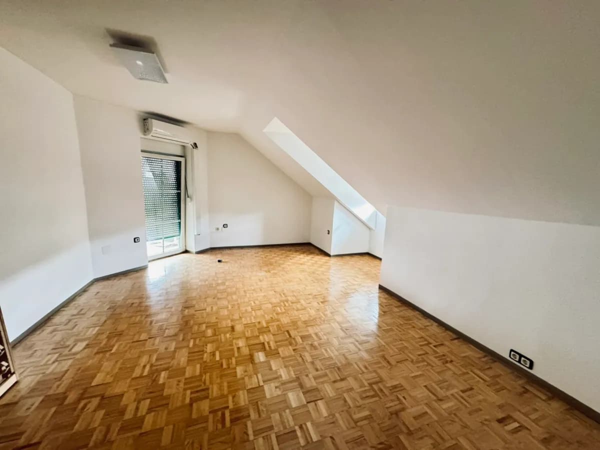 8-Zimmer-Haus mieten in Sankt Pölten Land – 245 m², € 1.790 – Bild 24 von 26