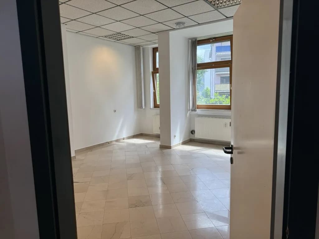 4-Zimmer-Gewerbeimmobilie mieten in Graz – 123 m², € 1.367 – Bild 3 von 10