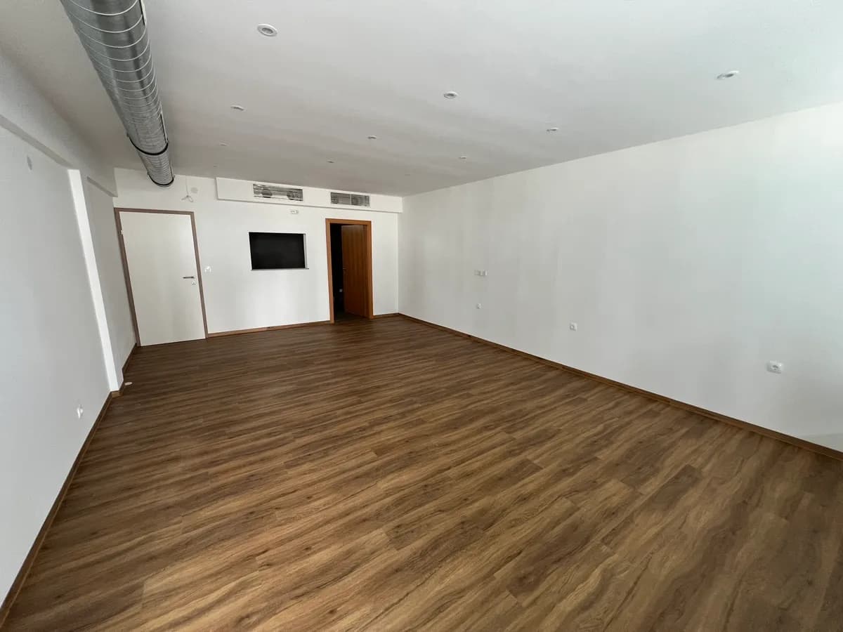 Gewerbeimmobilie mieten in Gmunden – 46 m², € 590 – Bild 1 von 8