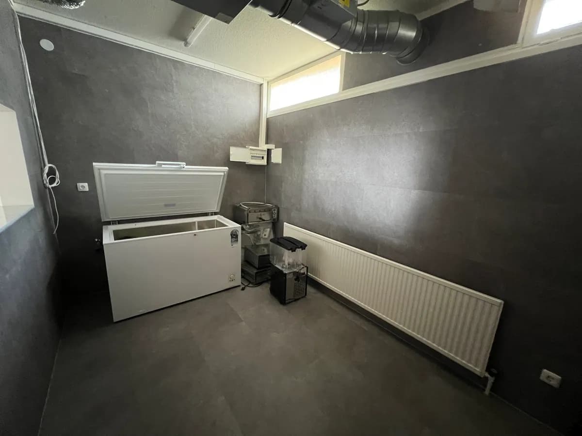 Gewerbeimmobilie mieten in Gmunden – 46 m², € 590 – Bild 6 von 8