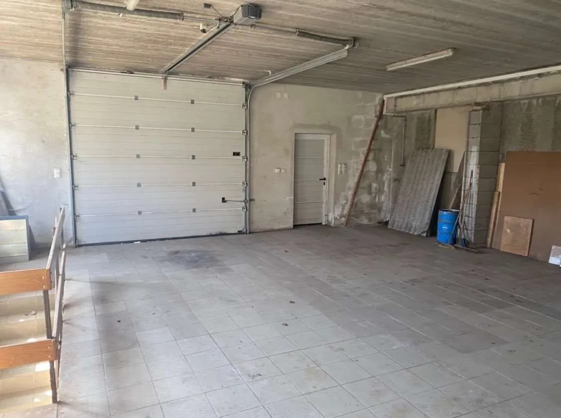 Gewerbeimmobilie kaufen in Neunkirchen – 650 m², € 295.000 – Bild 9 von 12