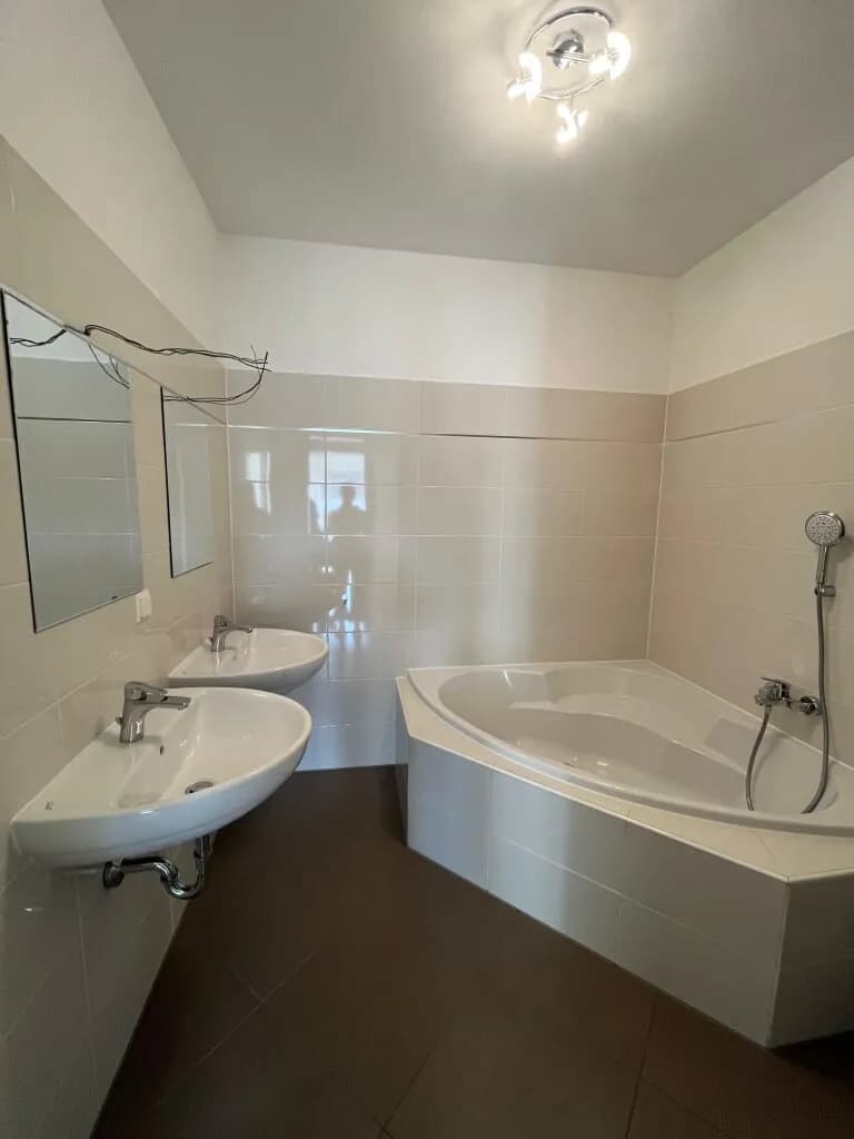 3-Zimmer-Wohnung mieten in Baden – 70,75 m², € 989 – Bild 9 von 17