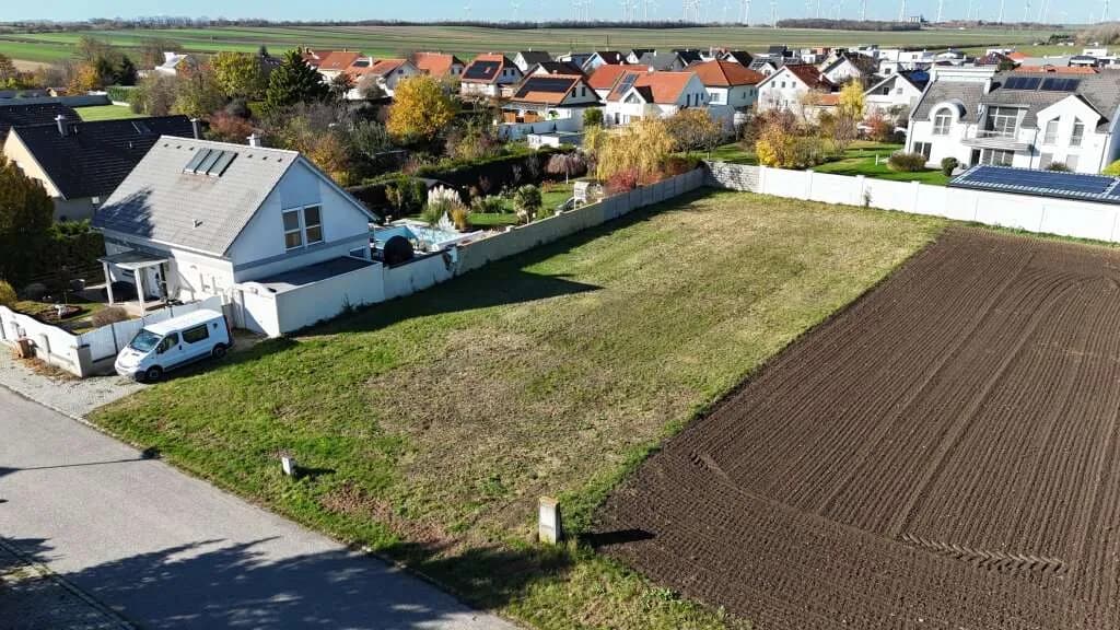 Grundstück kaufen in Neusiedl am See – 1 101 m², € 230.000 – Bild 1 von 6