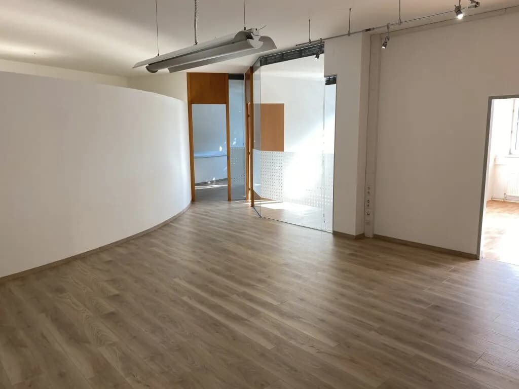 6-Zimmer-Gewerbeimmobilie mieten in Linz – 136 m², € 2.181 – Bild 3 von 15